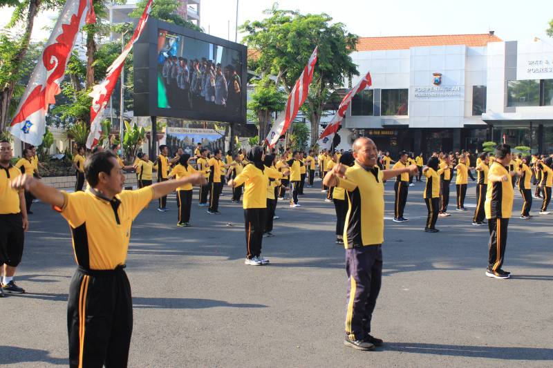 Polrestabes Surabaya Gelar Olahraga Rutin Sabtu Pagi 