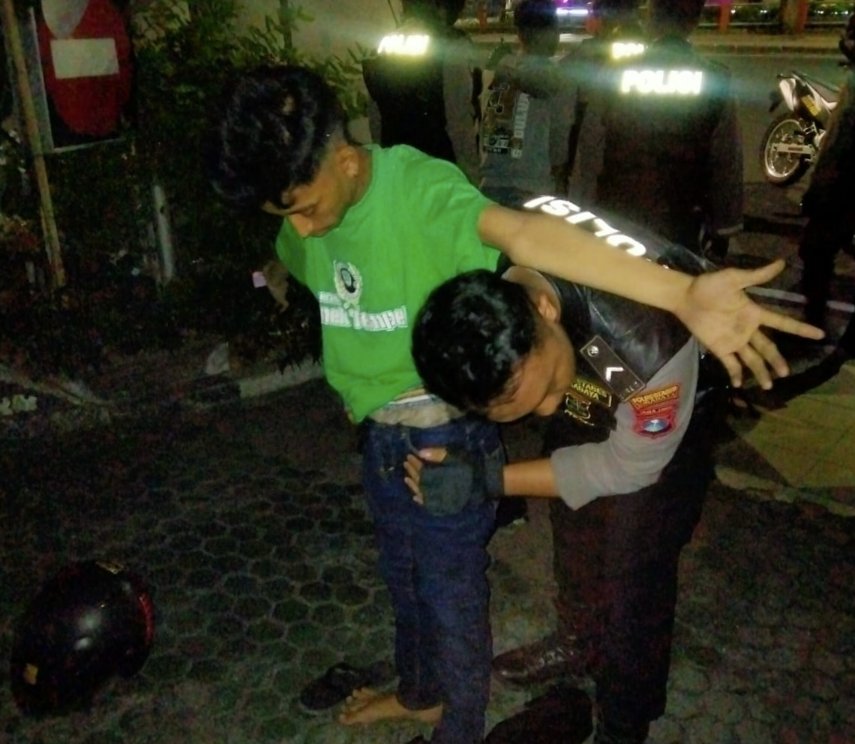 Pembawa pil koplo saat terjaring razia Polisi 