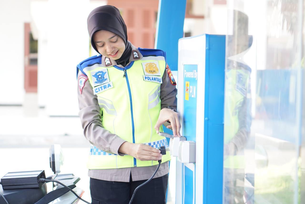 Stasiun Pengisian Kendaraan Listrik Umum di Polrestabes Surabaya