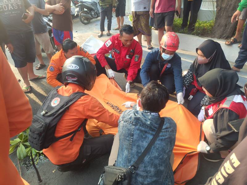 Korban kecelakaan saat mendapatkan perawatan medis