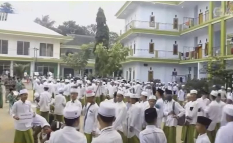 Tangkapan layar video yang di Protes Pondok Banyuanyar ke Tim Prabowo-Gibran