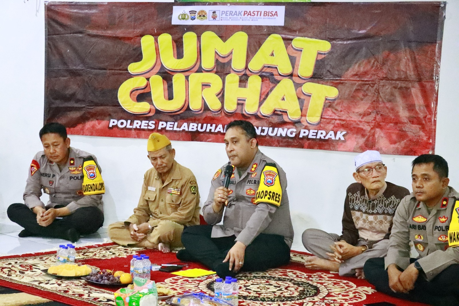 Jumat curhat Kapolres Pelabuhan Tanjung Perak AKBP William Cornelis Tanasale