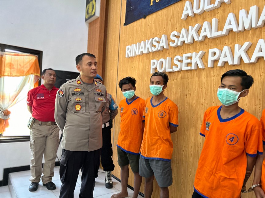 Kasi Humas AKP Haryoko Polrestabes Surabaya pamerkan pelaku tawuran