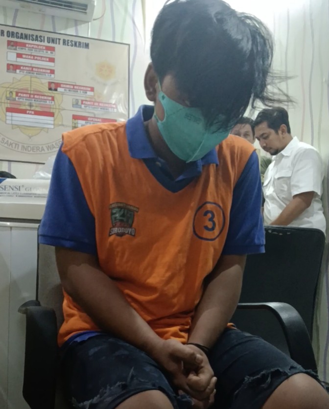 Pelaku penggelapan sepeda motor di Polsek Lakarsantri Surabaya