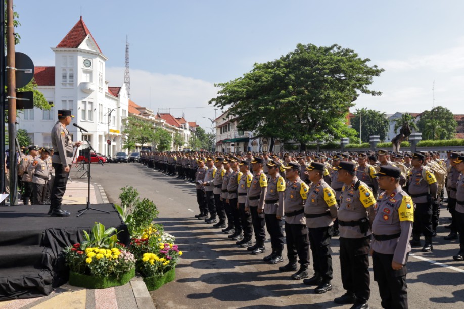 Personil pengamanan pemilu 2024 Polrestabes Surabaya