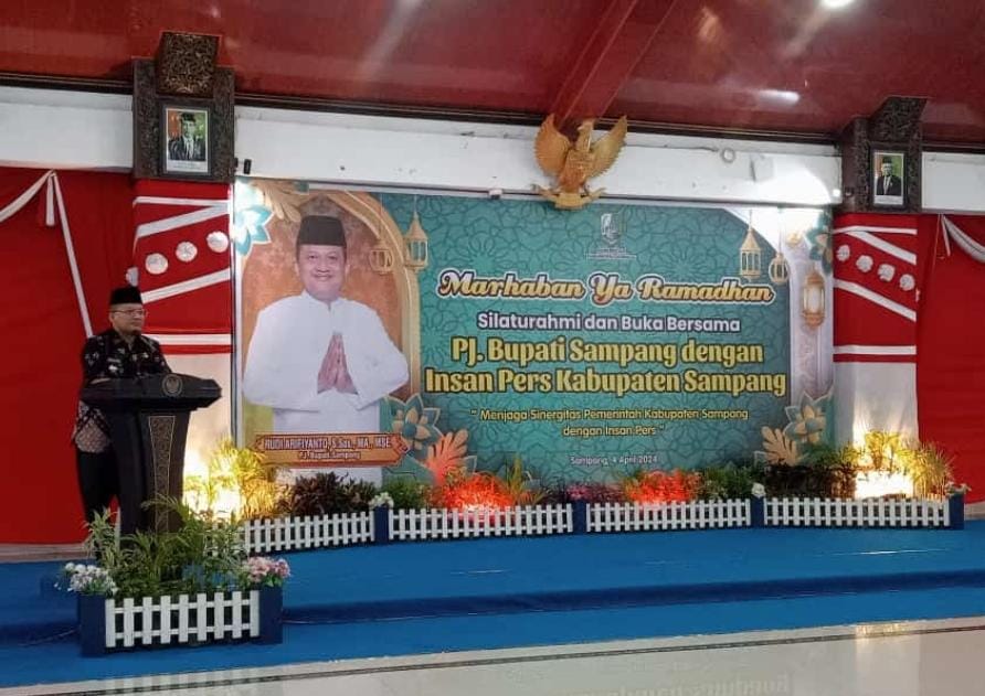 Penjabat (Pj) Bupati Sampang, Rudi Arifiyanto menggelar acara berbuka puasa bersama seluruh wartawan
