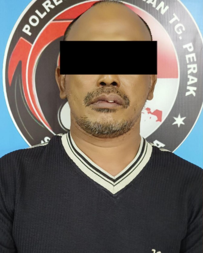 Pria plontos yang dibekuk polisi Perak Surabaya