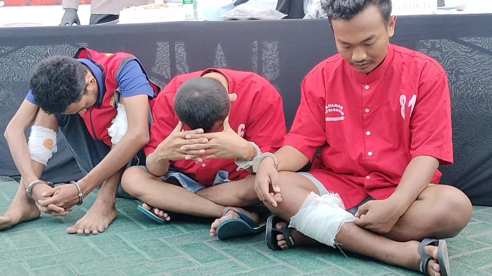 Tiga pelaku pencurian yang ditembak Reskrim Polrestabes Surabaya