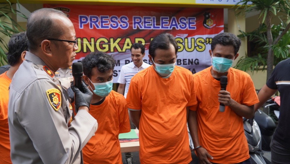 Tiga pelaku curi motor di Polsek Gubeng