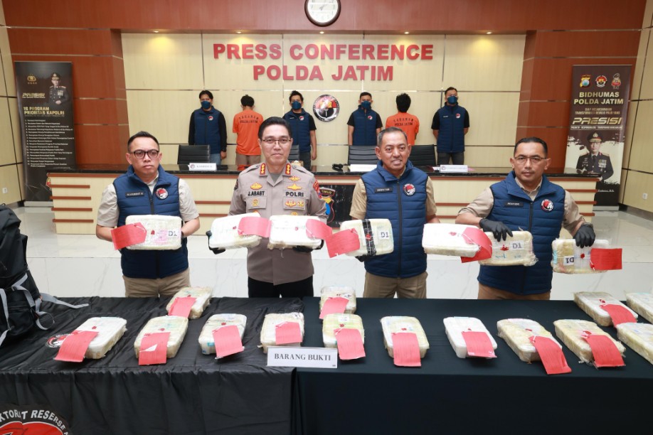 Barang bukti sabu 21 kilo dipamerkan Polda Jatim