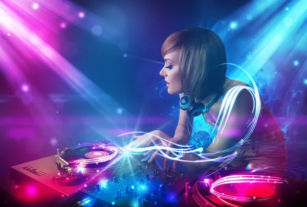 DJ Rosella Hanya Divonis 1 Tahun Penjara, atas Kepemilikan Sabu 5,30 Gram dan Hanya Pasal 127