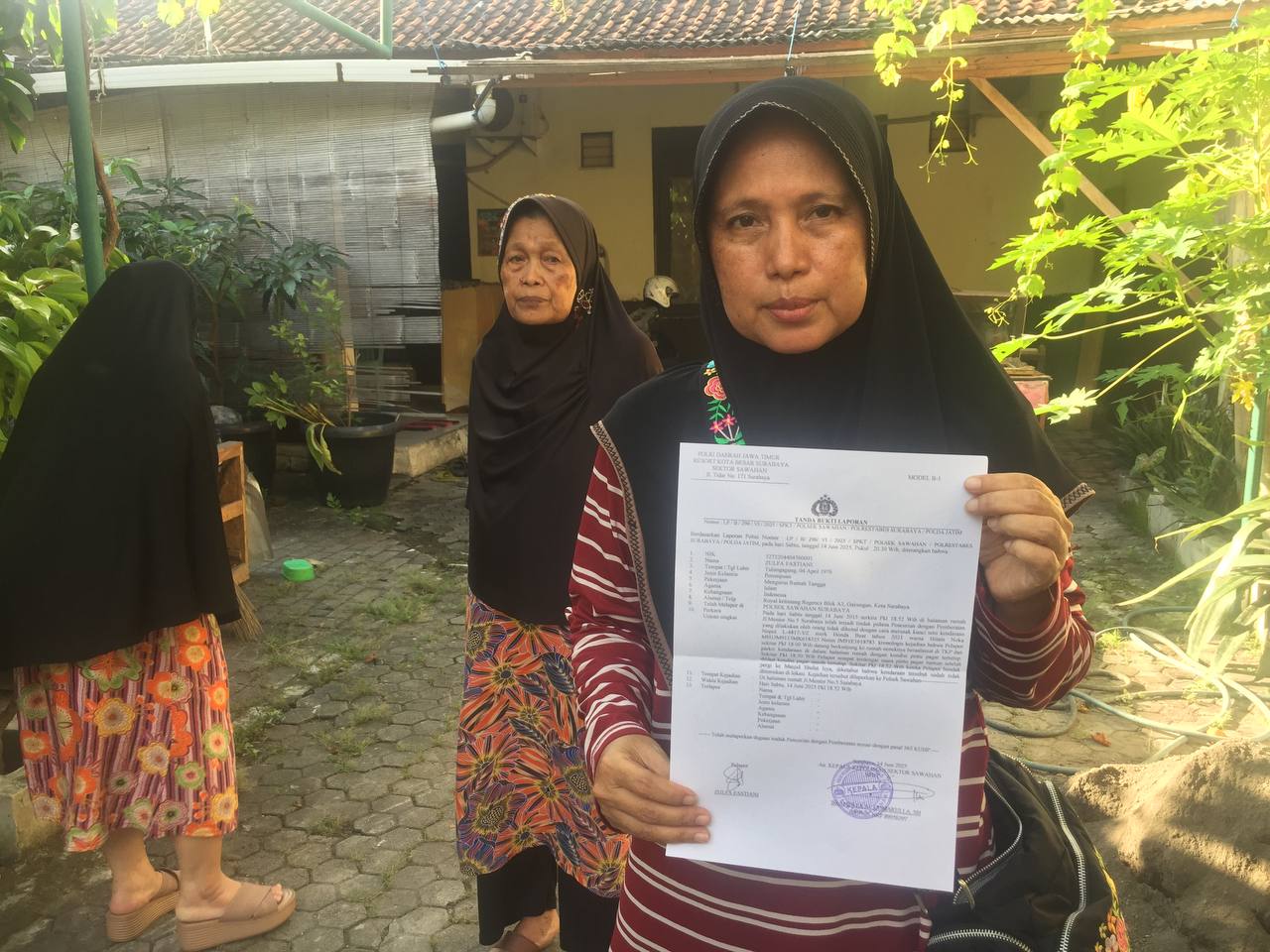 Henti Lastuningsih (50) warga Jl. Mentor 
