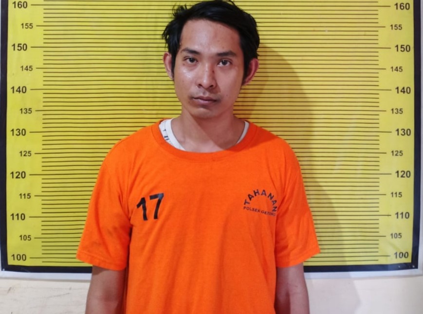 Tersangka Curi motor di PolSek Genteng 
