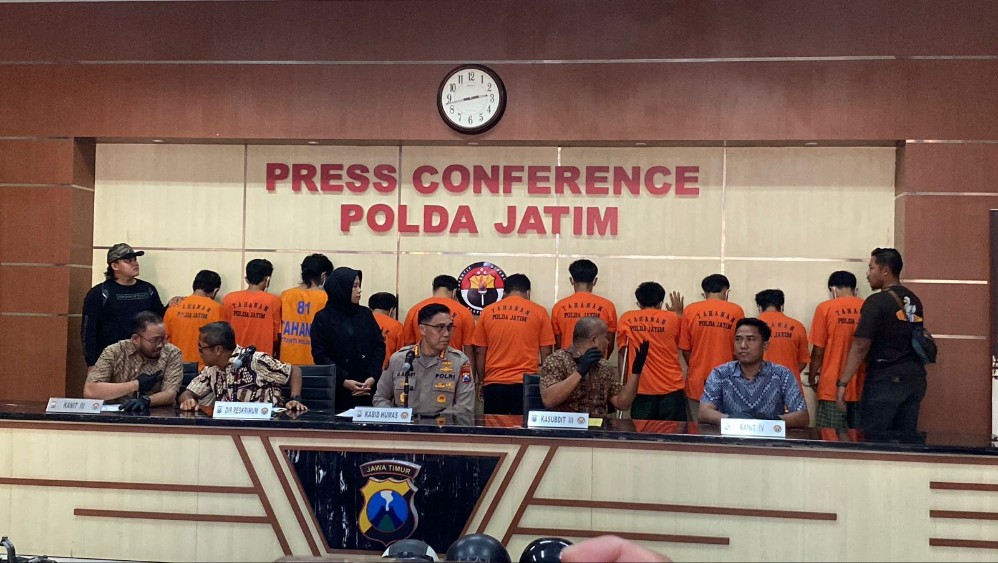Kabid Humas Polda Jatim pamerkan pelaku curanmor 