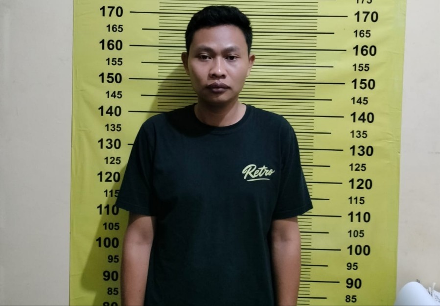 Pelaku penggelepan mobil di Polsek Sukomanunggal Surabaya 
