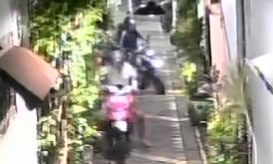 Tangkapan layar Aksi kedua pelaku pencurian motor 