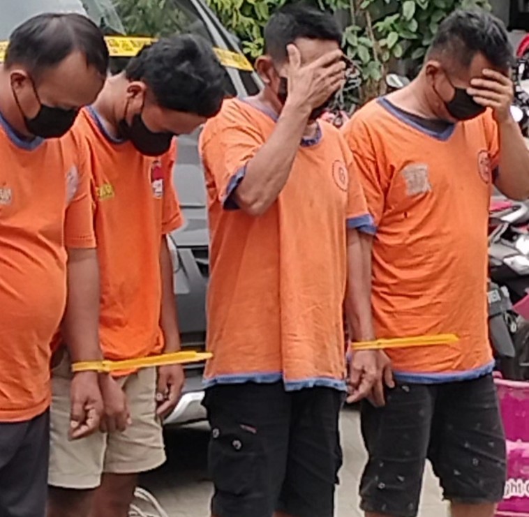 Empat warga Pasuruan Pengoplos LPG subsidi 