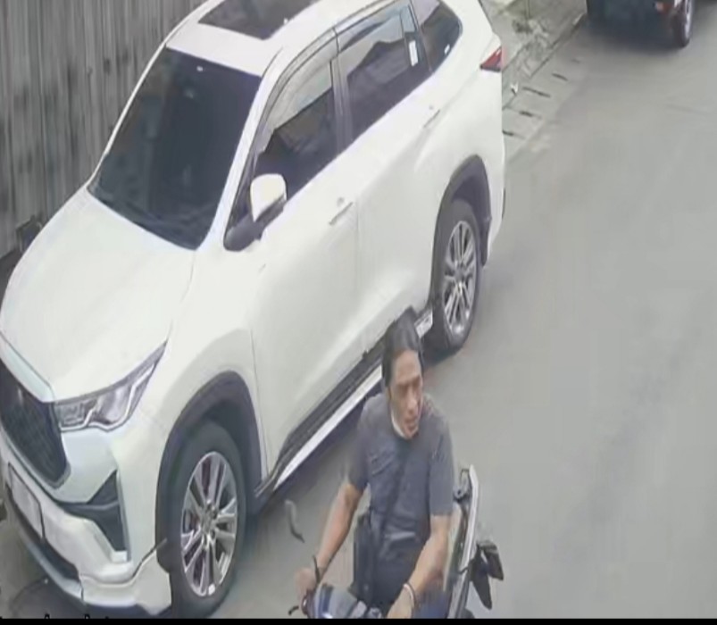 Diduga pelaku pencurian Terekam CCTV 