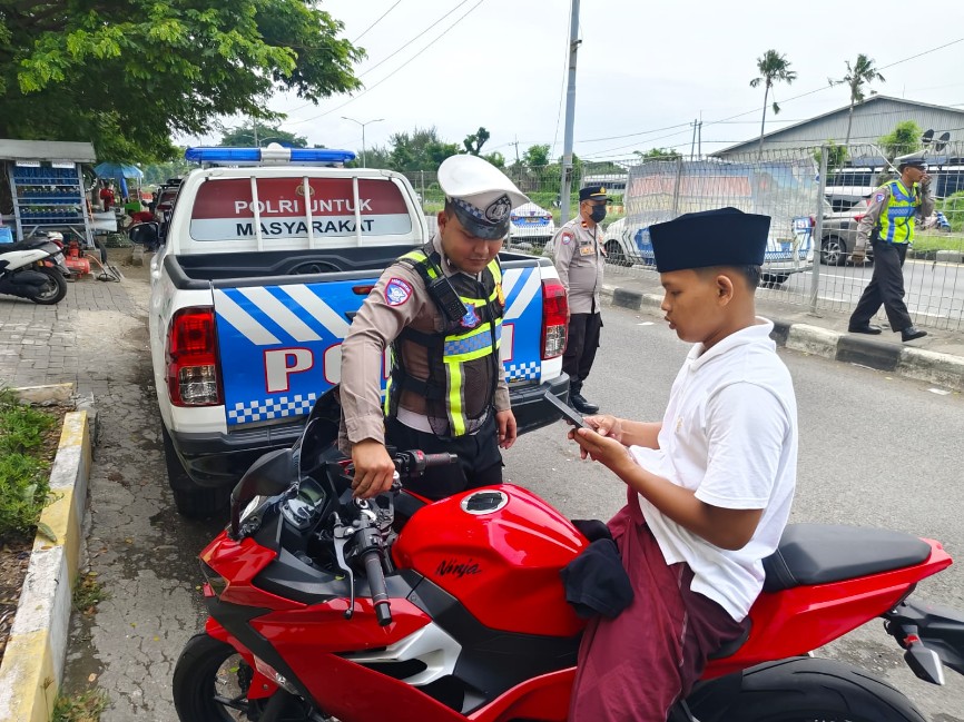 Satlantas Polres Tanjung Perak Surabaya 