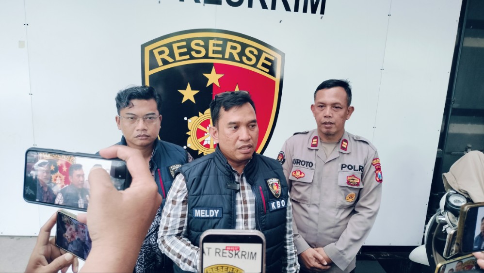 KBO dan Humas Polres Tanjung Perak Surabaya