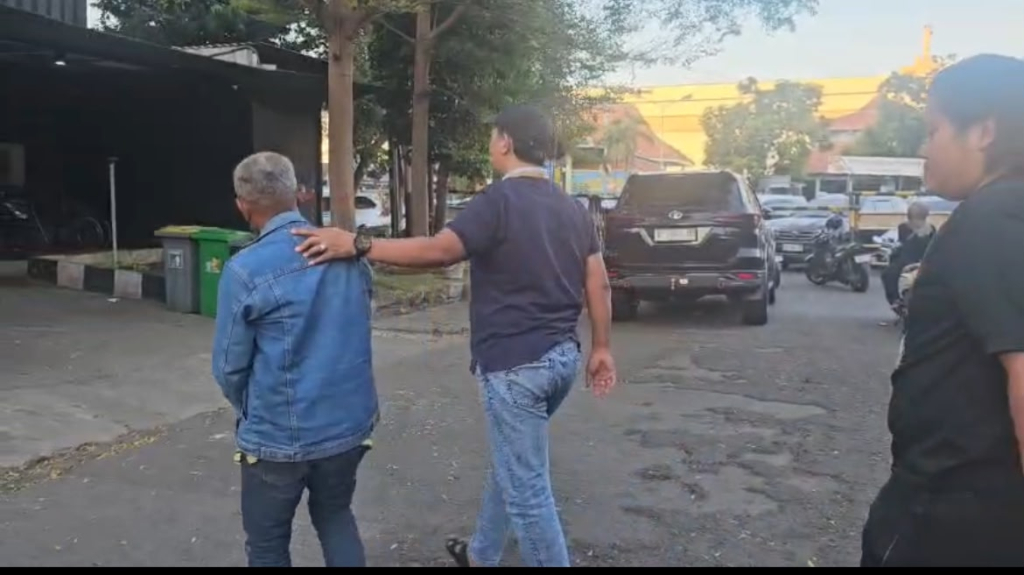 Pencuri Besi di Depan Satpas Colombo Dibekuk Polres Tanjung Perak Surabaya