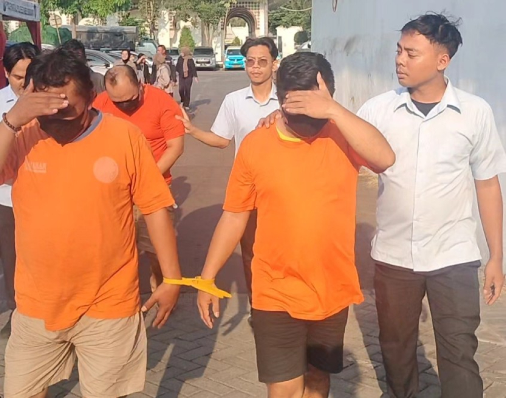 Tiga pelaku penyerobotan diduga anggota LSM di Polrestabes Surabaya