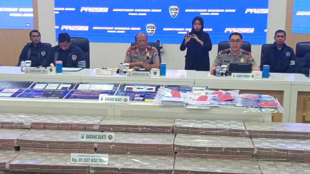 Kapolda Jatim dalam Press Rilis ungkap kasus penipuan kripto