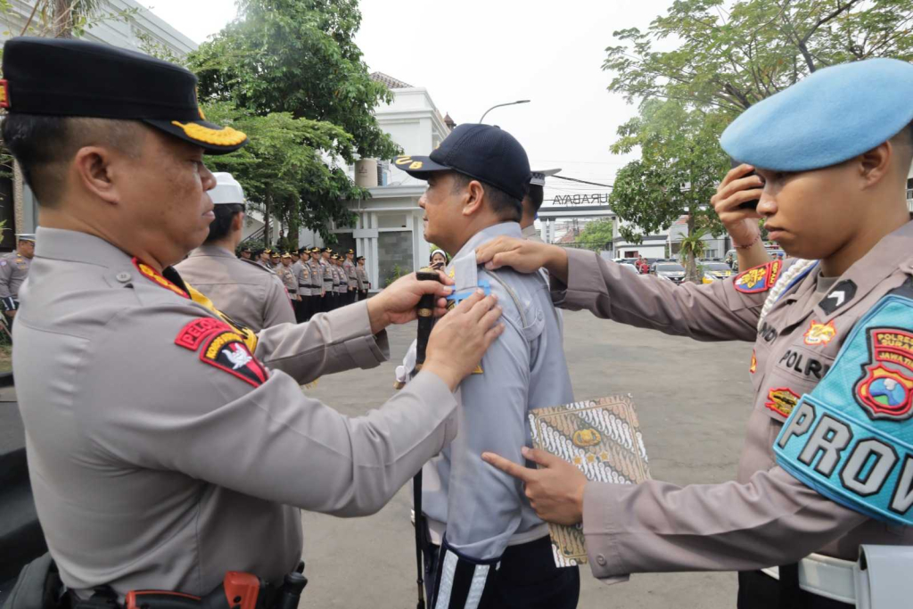 Pelaksanaan operasi paruh Polrestabes Surabaya
