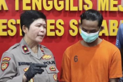 Kapolsek Kompol Masdawati dengan pelaku Pencurian motor